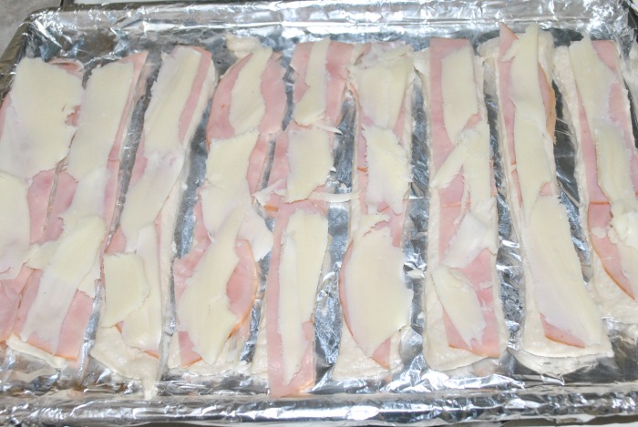 Easy To Make Ham and Cheese Pinwheels 