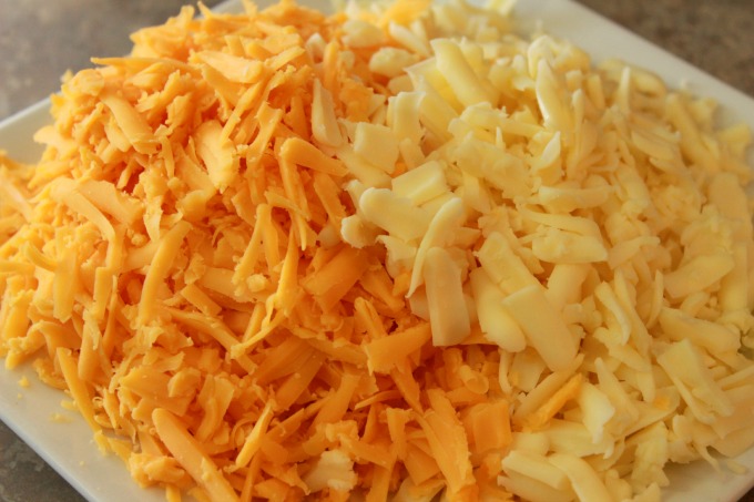 Shredded-Cheese-Baked-Mac-N-Cheese