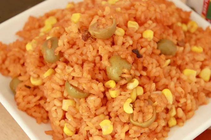 How to Make Spanish Yellow Rice in a Rice Cooker - FoodieZoolee