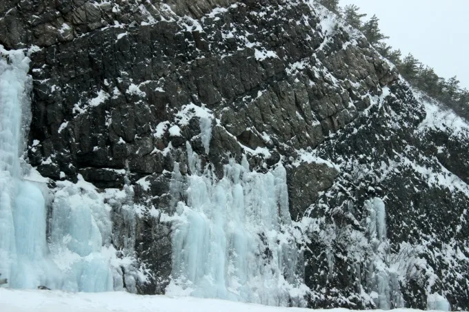 Ice-Pocono-Mountains-Road-Trip