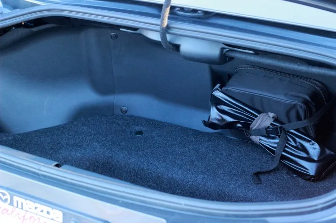Mazda-MX-5-trunk