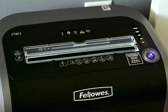 fellowes-paper-shredder-