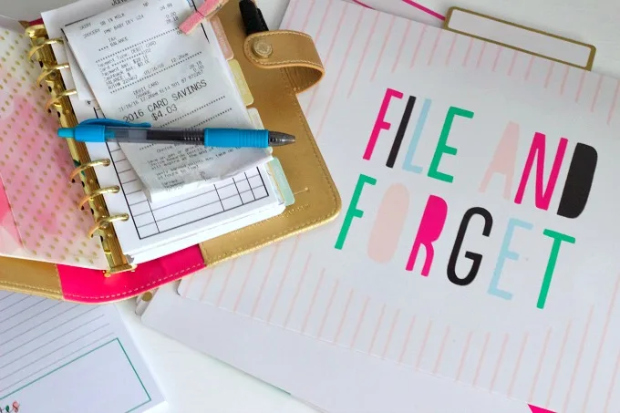 How To Keep Paperwork Organized-Simple tips to help you keep your paperwork organized and paper clutter to a minimum!