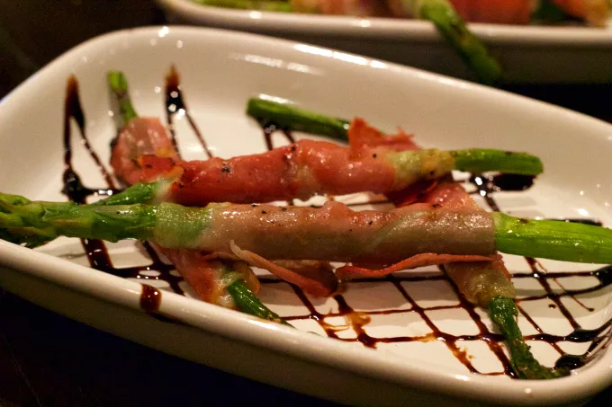 grilled-asparagus-with-prosciutto-carrabbas