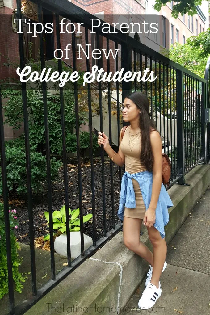 Tips for parents of new college students to help with the transition. 