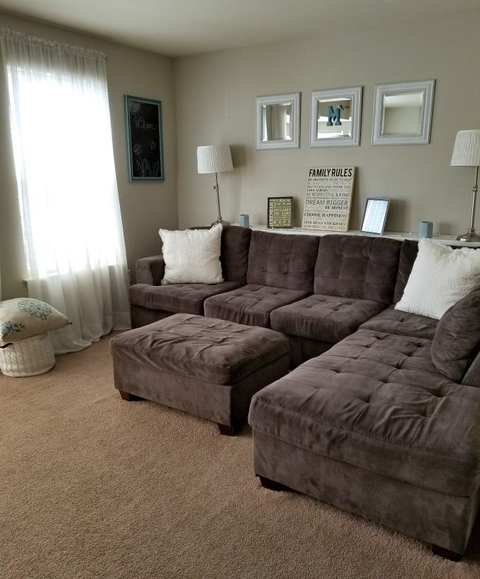 living-room-simple-decor - The Latina Homemaker