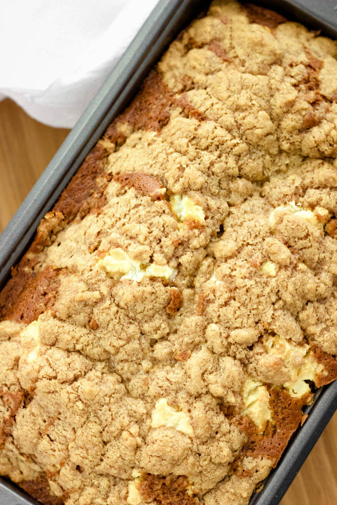 Cream Cheese Streusel Pumpkin Bread – A delicious and flavorful Pumpkin Bread that's topped off with a cream cheese streusel for the ultimate fall treat. This recipe is a must try!